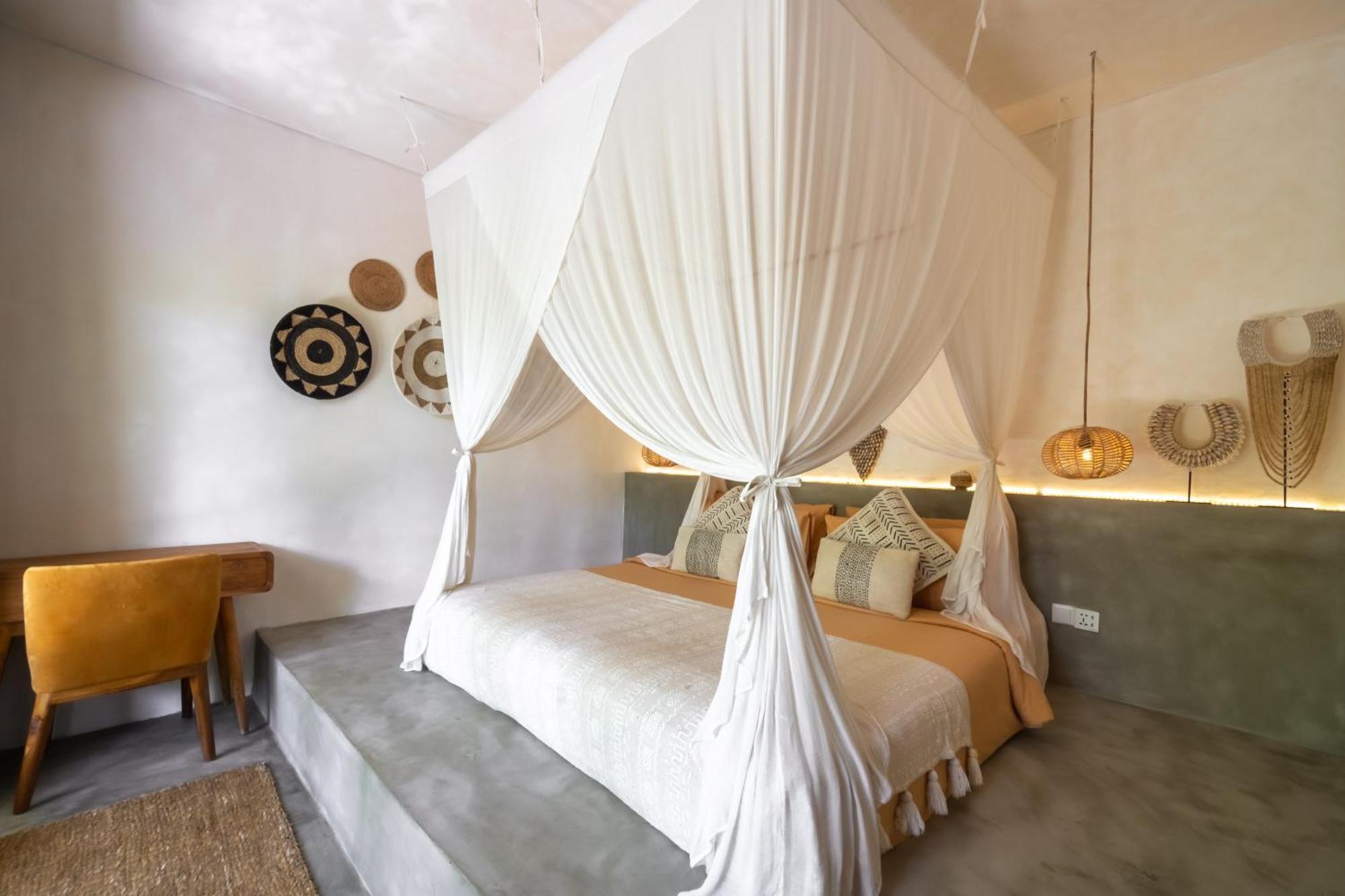 Deluxe Zimmer mit Kingsize-Bett oder Zweibettzimmer mit Badewanne